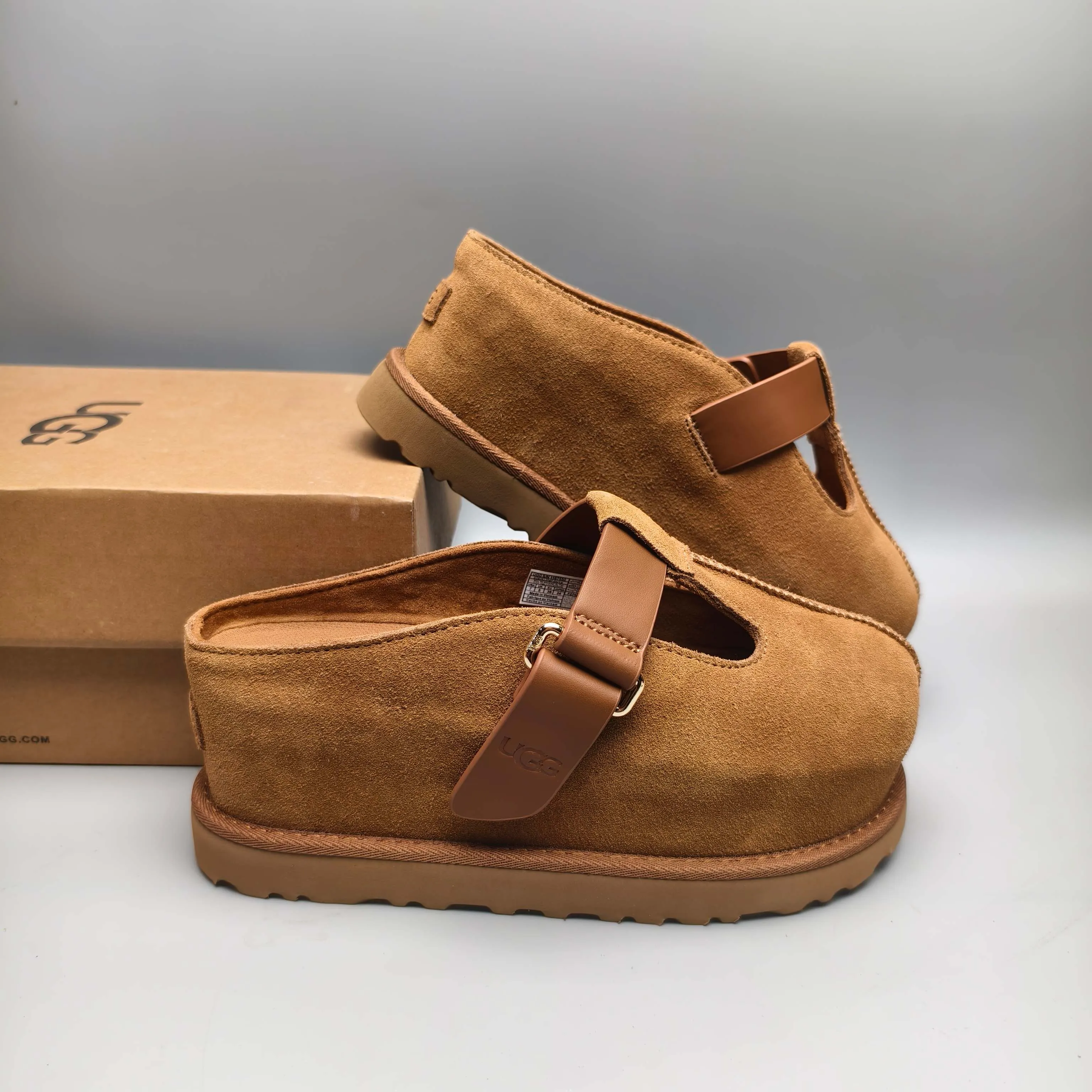 💰500 UGG sheepskin all-in-one snow boots 7550 spring and summer thick-soled casual style color: maroon sand black leather code number: 35-41?